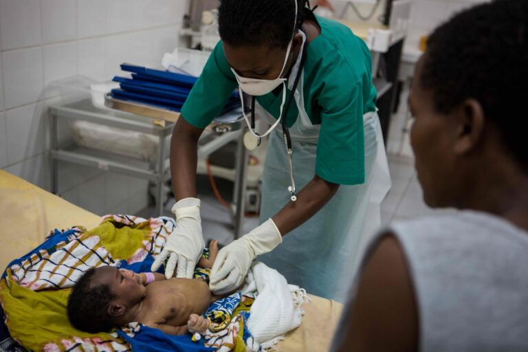 Doctors pass the scalpel to nurses in the quest for safer births