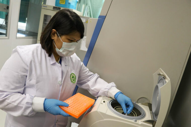 Travel bans are unlikely to stop the new coronavirus, but this might