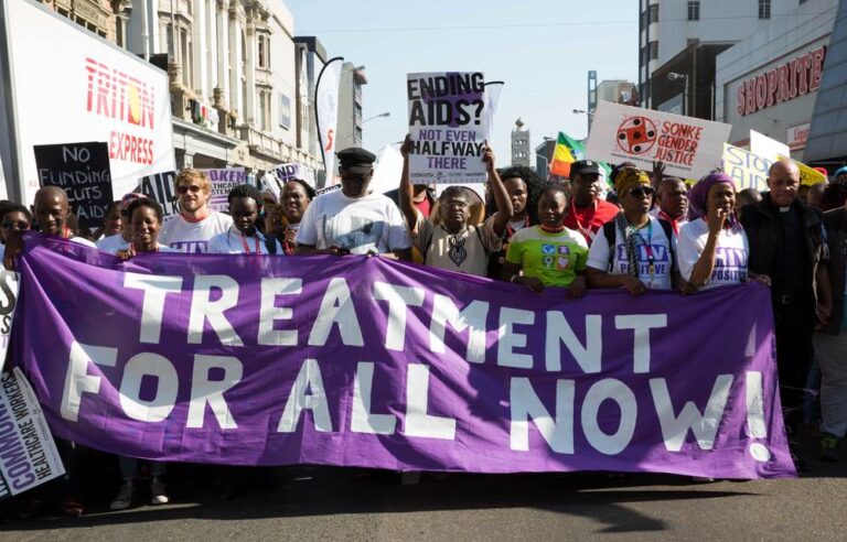 #AIDS2016: Thousands march to demand sufficient global funding and treatment for all