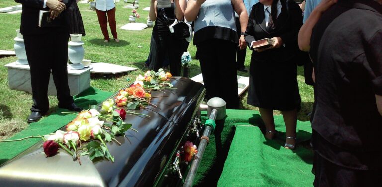 How to bury someone who died of COVID-19