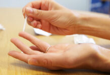 Is it dangerous to test yourself for HIV? Is it dangerous to test yourself for HIV?