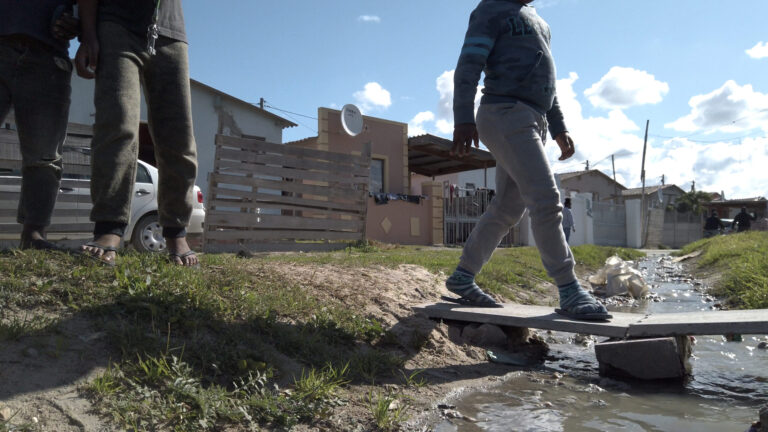 A rehydration robot, a pinch test & more: Tips to help health workers spot cholera