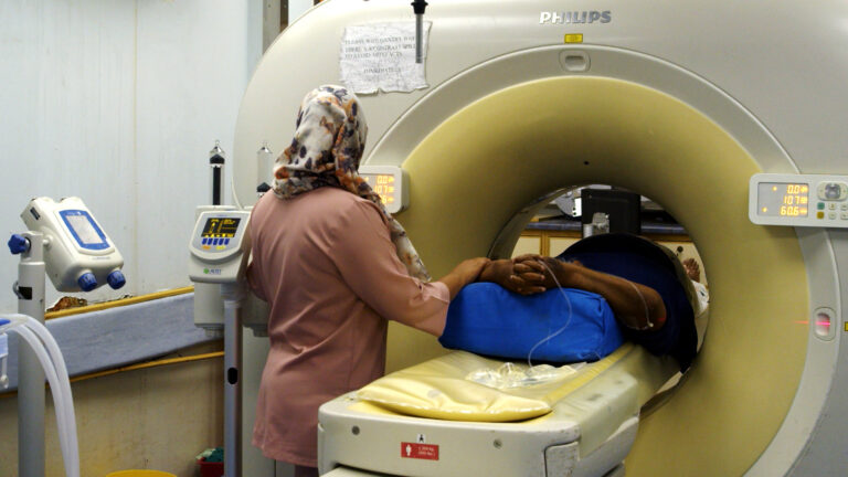 [WATCH] A tale of two systems: How public and private cancer services compare