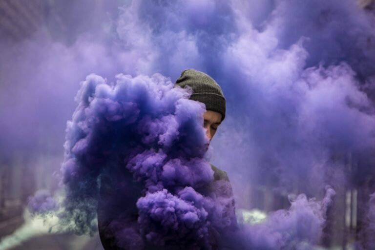 Smoking vs vaping: Which one is worse?