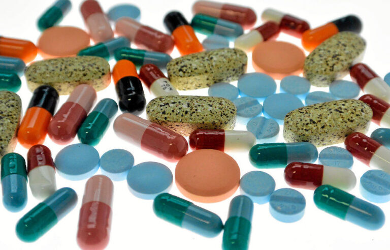 UN panel investigates access to medicine