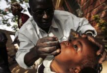 Five lessons Nigeria learnt when it clamped down on polio A Nigerian schoolgirl is vaccinated against polio during a mass nationwide polio inoculation.