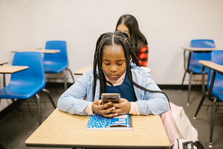 Social media or social anxiety? How online platforms can harm our kids