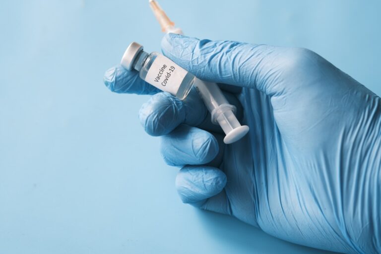 Bhekisisa gets vaxxed
