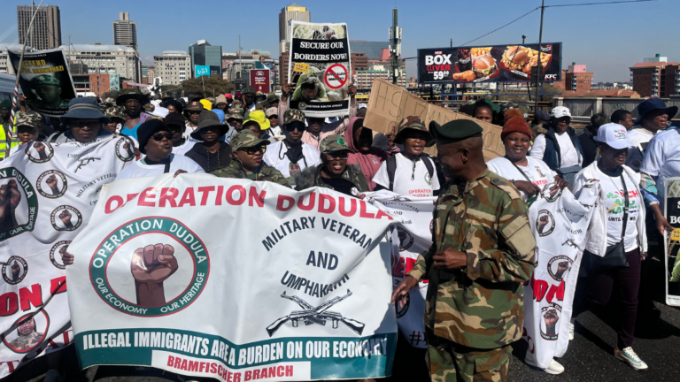 Court orders government, police to block vigilantes from two clinics — and put up warnings at entrances